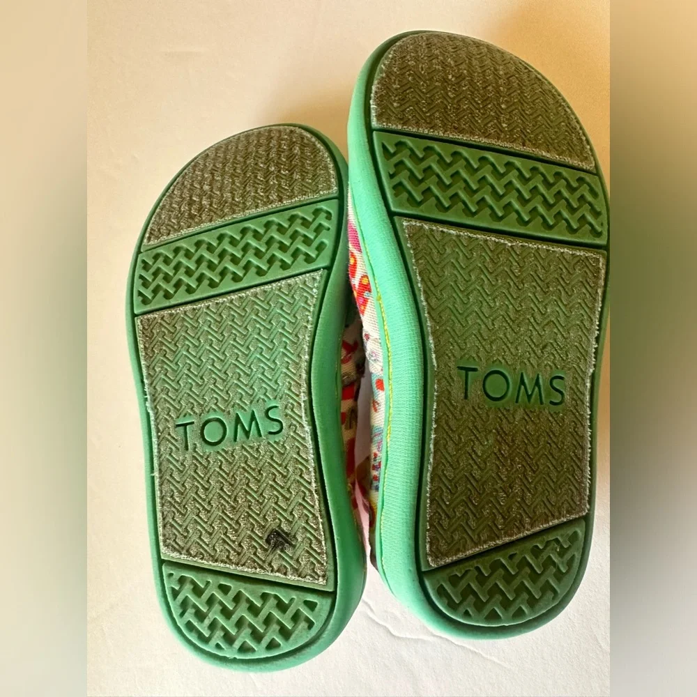 6C TOMS X Play-Doh Alphabet Shoes